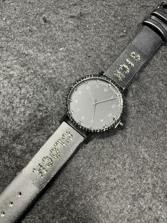 SICK CLOCK 腕時計 オリジナルブランド スワロフスキー 黒 文字盤 黒