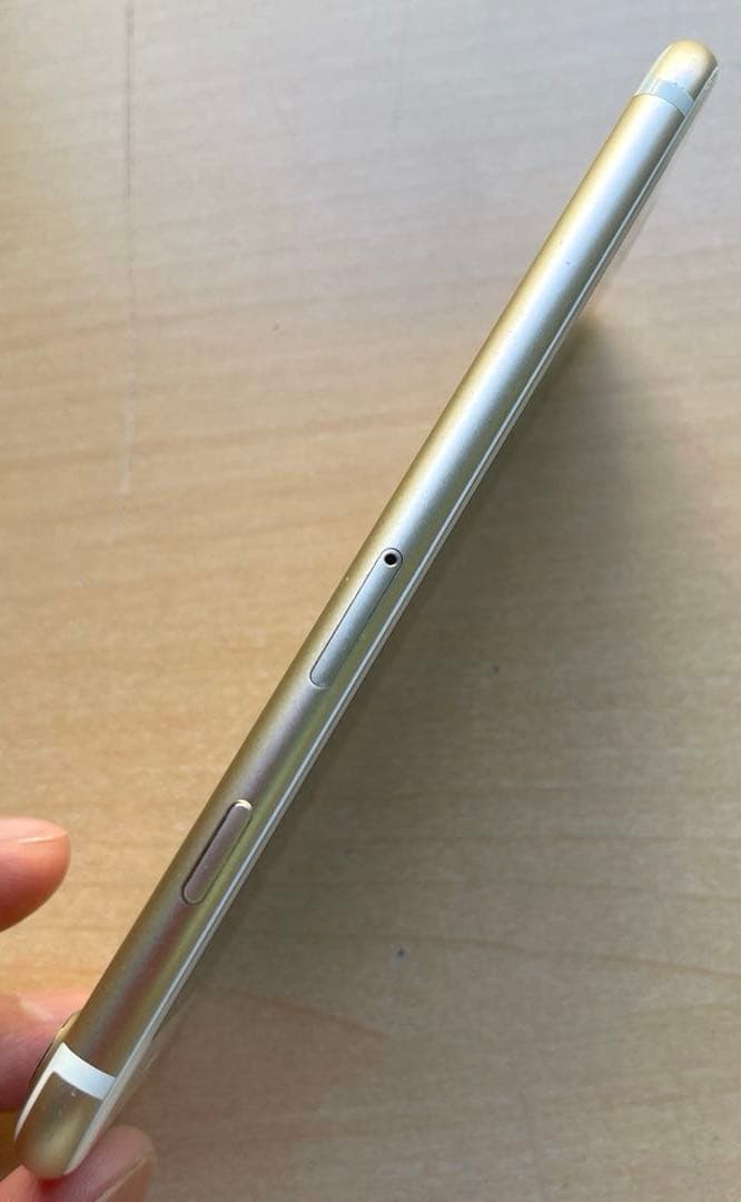 iPhone 7 ゴールド　32GB A1779 美品　バッテリー87%