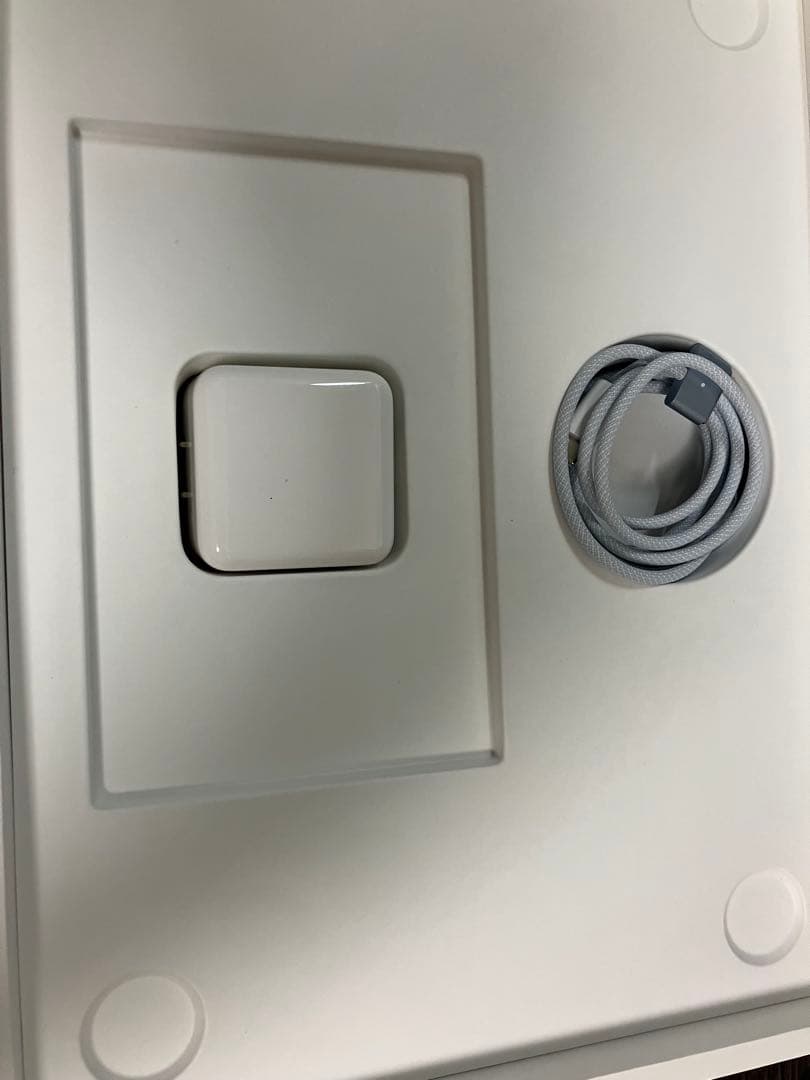 M4チップのMacBook512Gスカイブルー