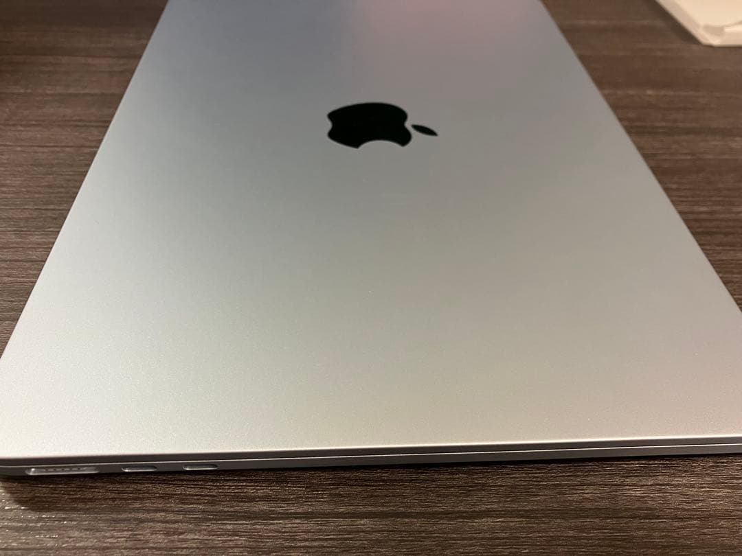 M4チップのMacBook512Gスカイブルー