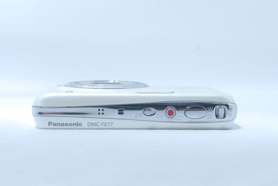 美品✨Panasonic 大人気 コンデジ ホワイト デジタルカメラ スマホ転送