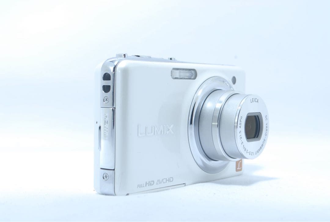 美品✨Panasonic 大人気 コンデジ ホワイト デジタルカメラ スマホ転送