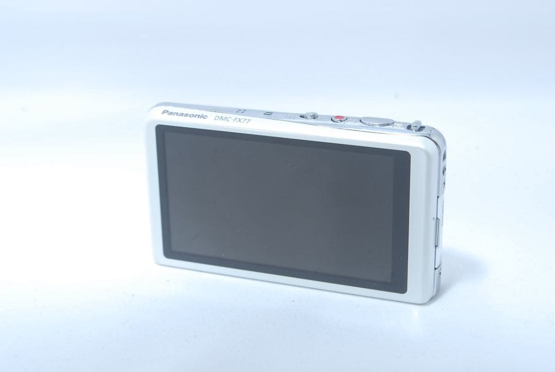 美品✨Panasonic 大人気 コンデジ ホワイト デジタルカメラ スマホ転送