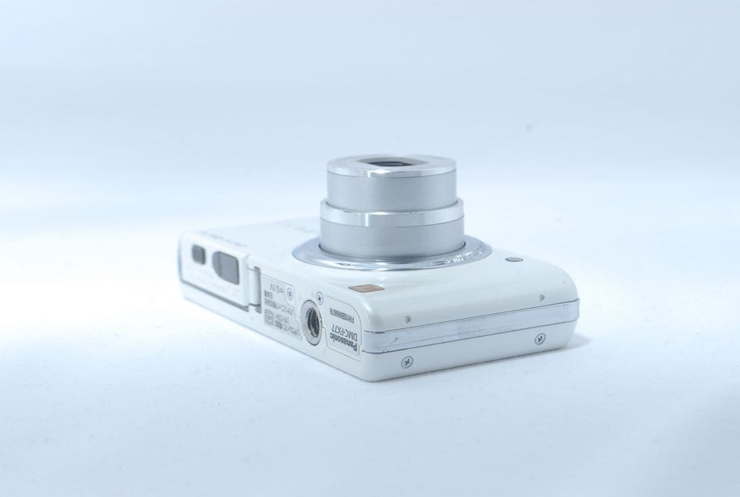 美品✨Panasonic 大人気 コンデジ ホワイト デジタルカメラ スマホ転送