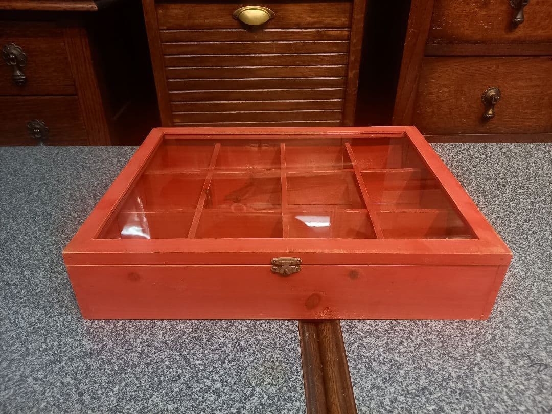 1980's　ヴィンテージ　硝子扉　レッド　ディスプレイ　ウッド　ケース　木箱