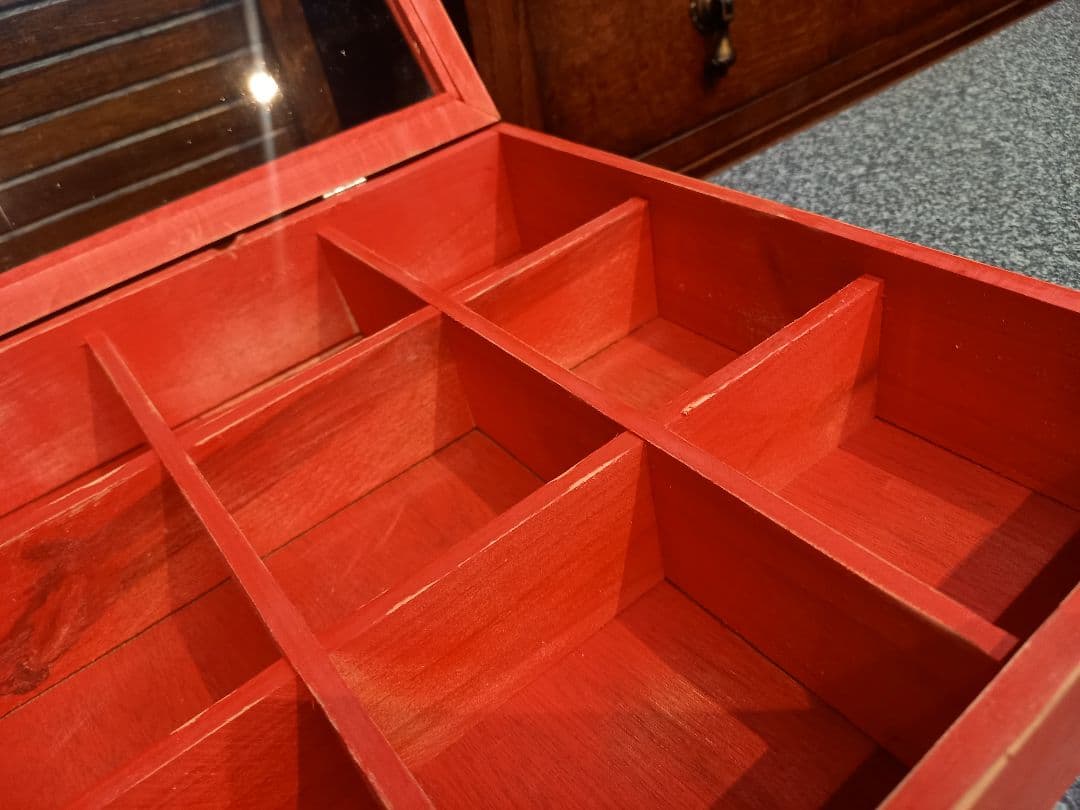 1980's　ヴィンテージ　硝子扉　レッド　ディスプレイ　ウッド　ケース　木箱