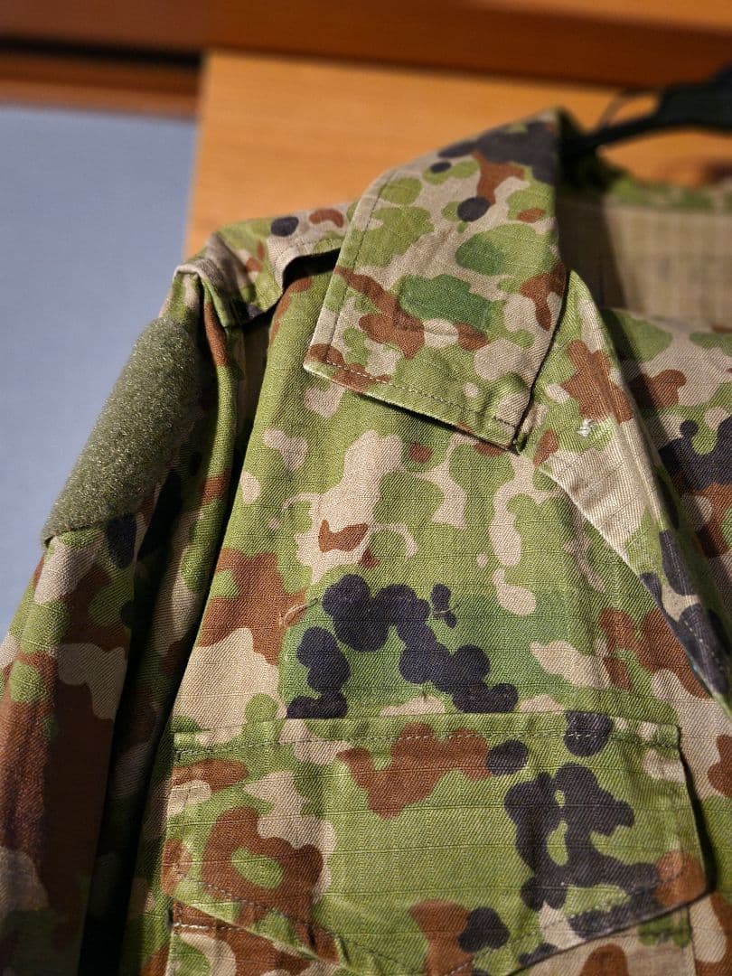 ミリタリー　迷彩服 上下セット　自衛隊風