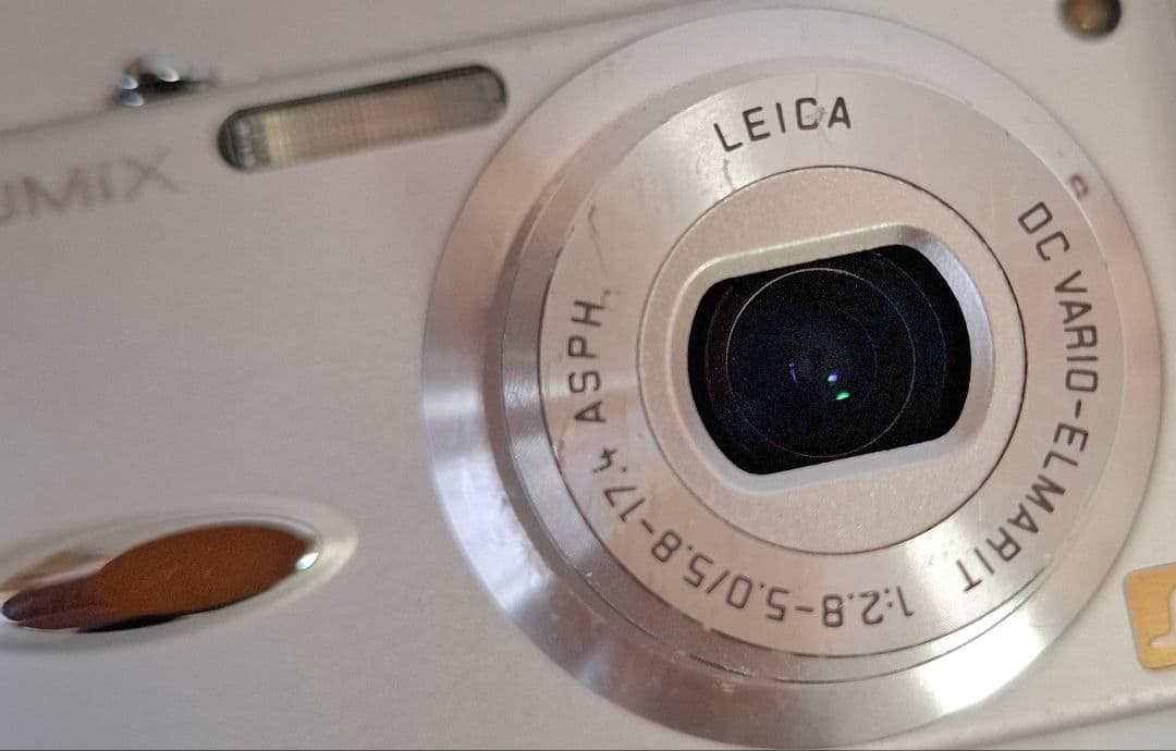 パナソニック Panasonic Lumix DMC-FX8 デジタルカメラ