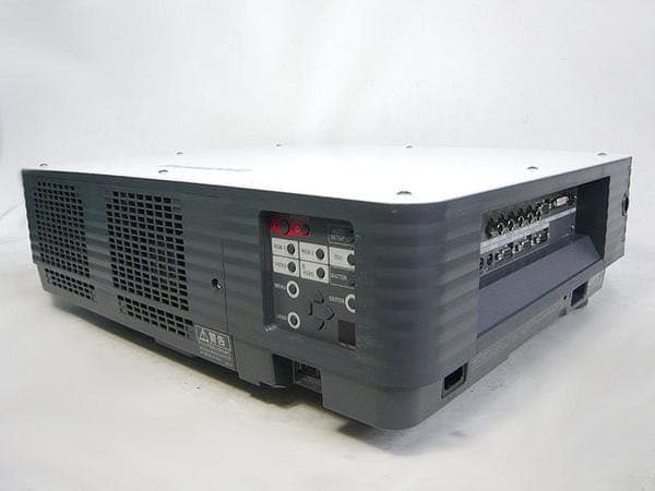 PANASONIC  TH-D5600L 5000ルーメン　ランプ使用59時間