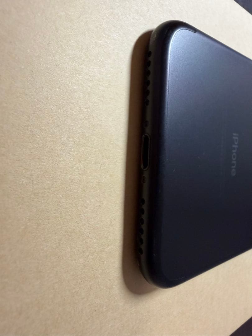 美品SIMフリーiPhone7 128GB ブラック