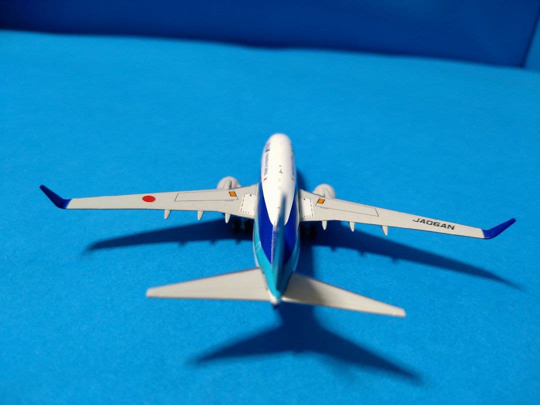 ANA全日空 BOEING737-700 JA06AN 1/400 特別塗装機