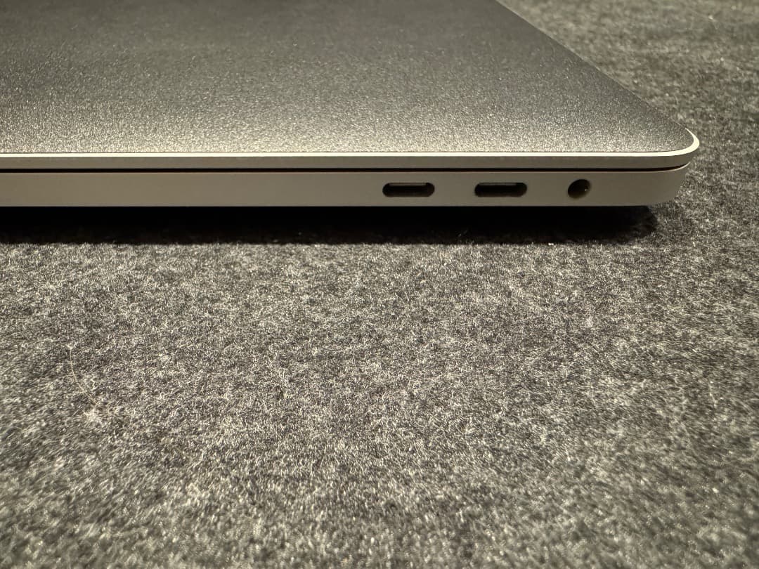 MacBook Pro 16インチ 2019 core i7 32GB 1TB