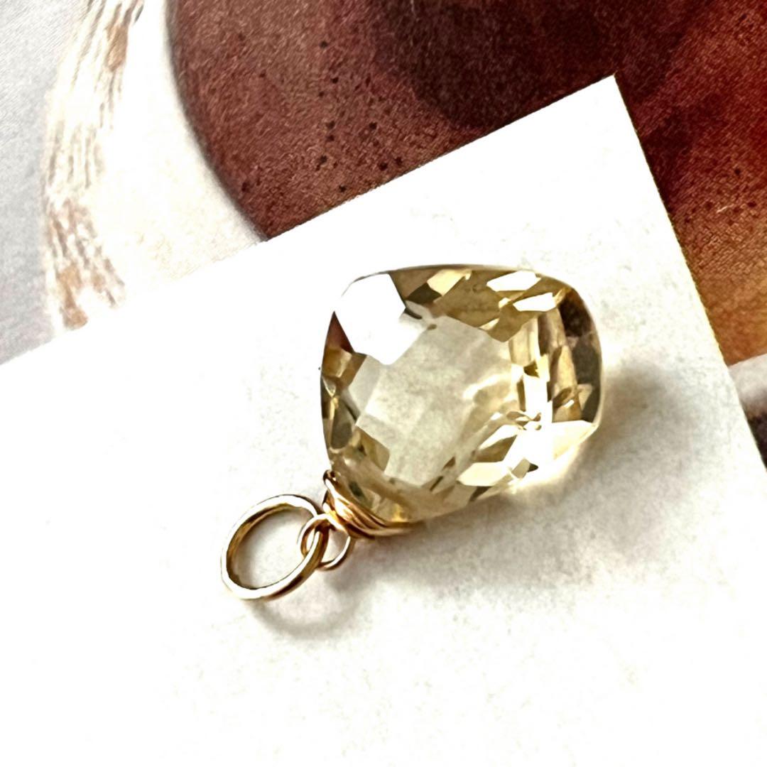 1点作品☆ 大粒変形宝石質シトリン14kgfネックレストップ