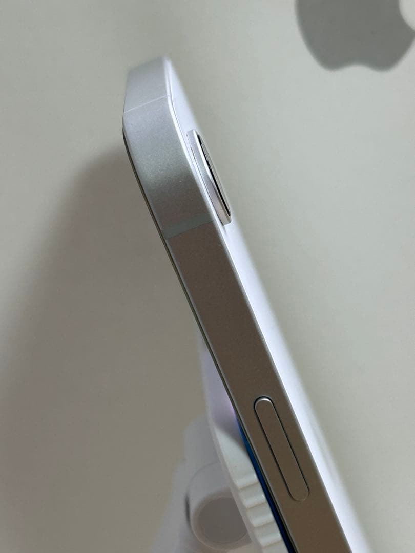 【使用9か月】Apple iPhone16e 256GB ホワイト