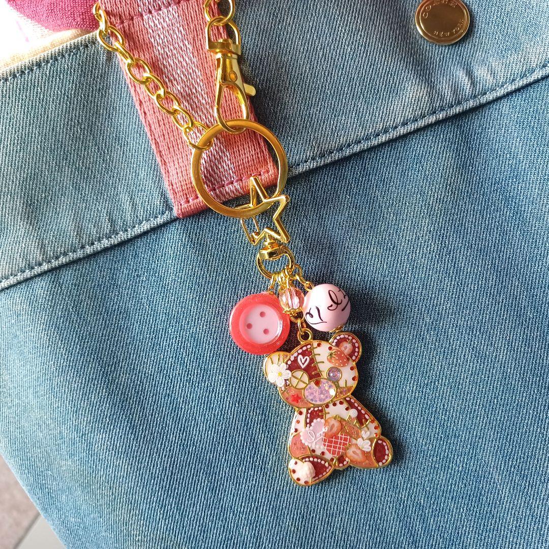 ♡苺みるく♡ツギハギくま　レジンキーホルダー　ハンドメイド