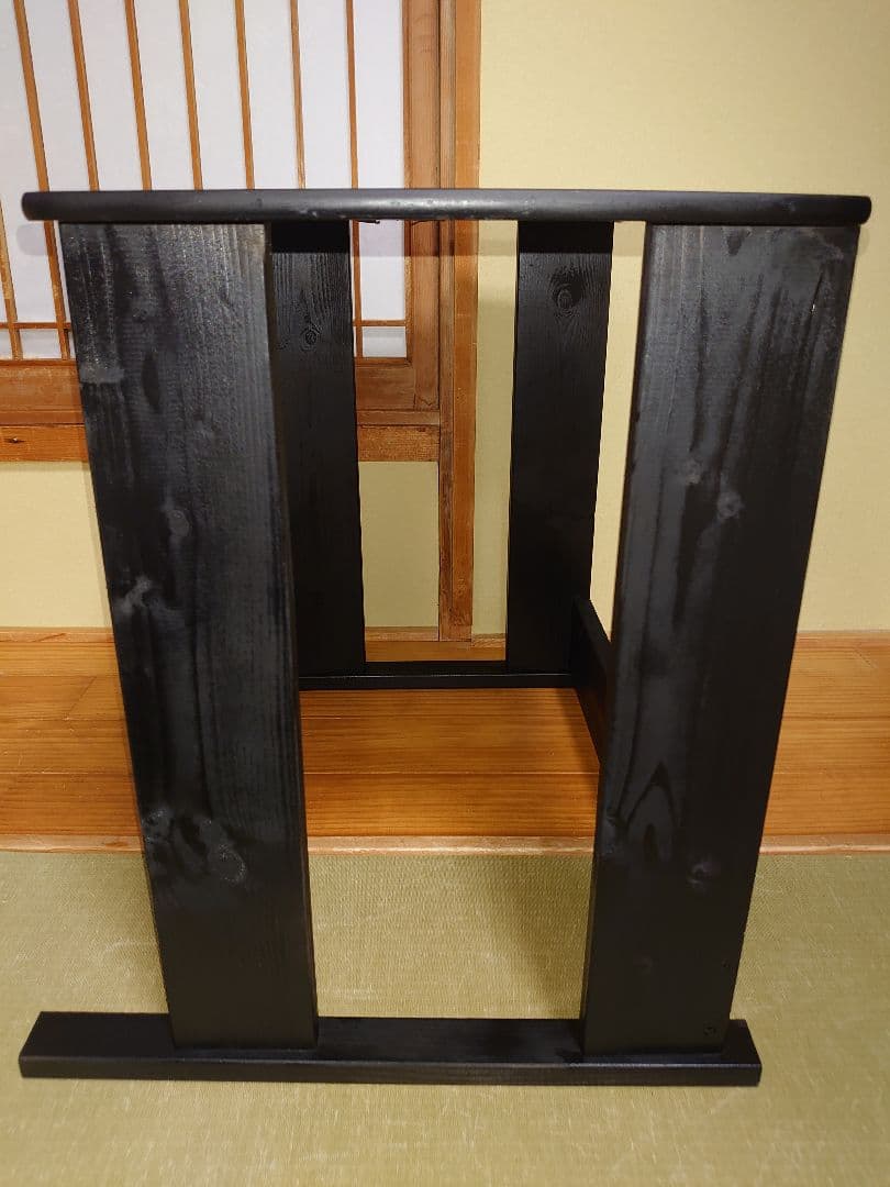 【累積117台目】１台用パチスロ実機の置き台（シンプルスタンド）★黒色に塗装済み