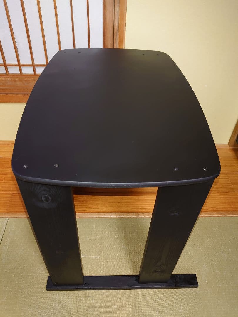 【累積117台目】１台用パチスロ実機の置き台（シンプルスタンド）★黒色に塗装済み