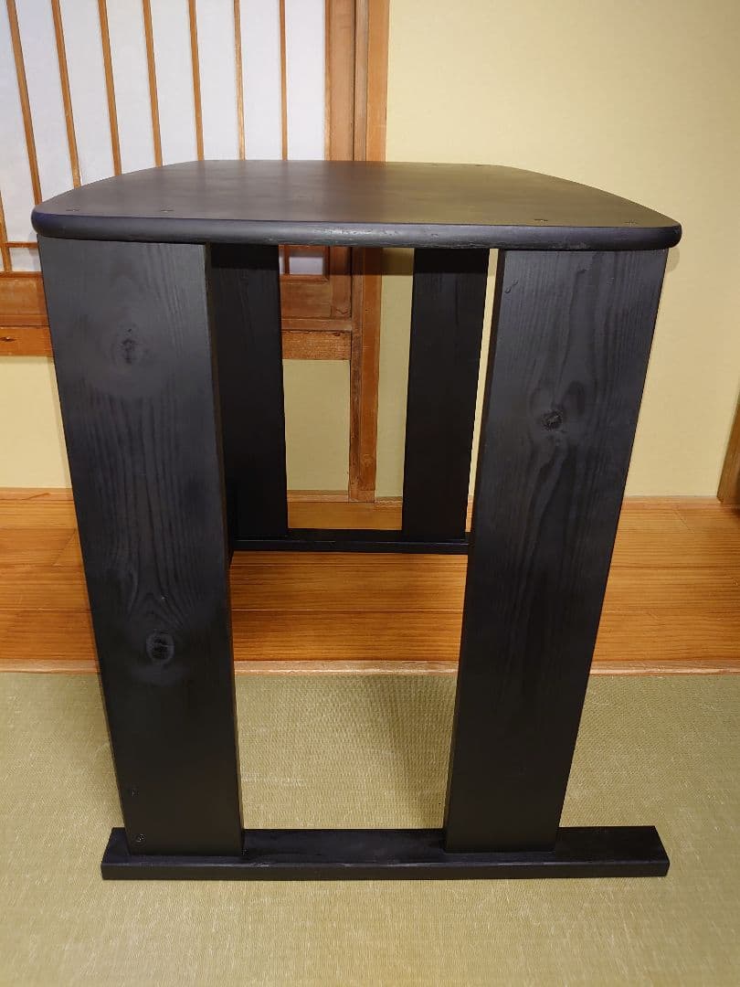 【累積117台目】１台用パチスロ実機の置き台（シンプルスタンド）★黒色に塗装済み