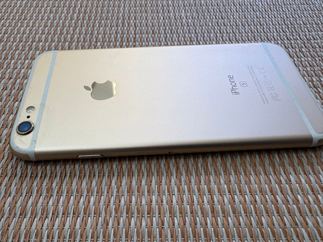 iPhone6s本体　ゴールド　128GB