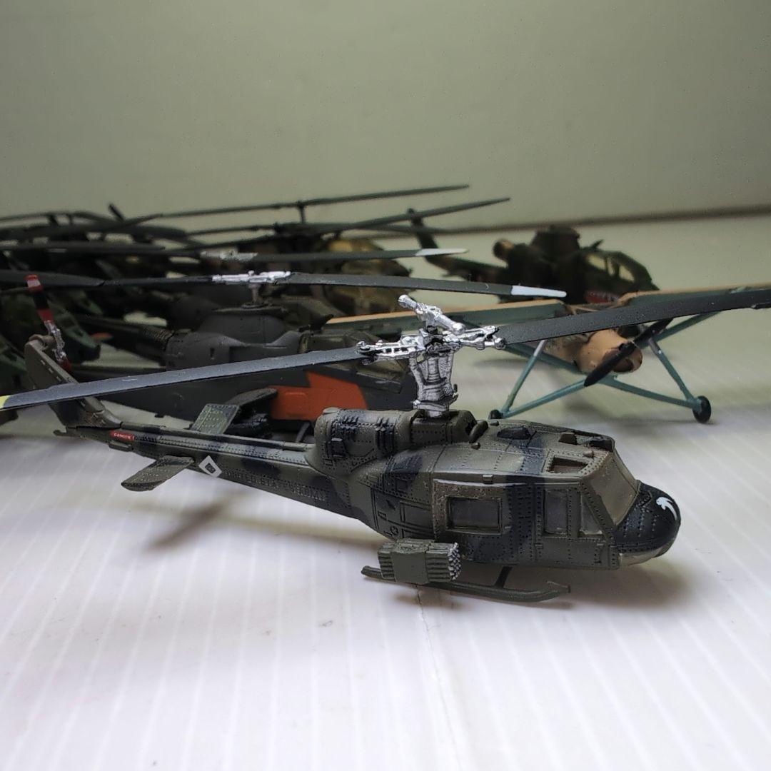 ワールドタンクミュージアム　迷彩色の軍用ヘリコプターまとめ売り13台