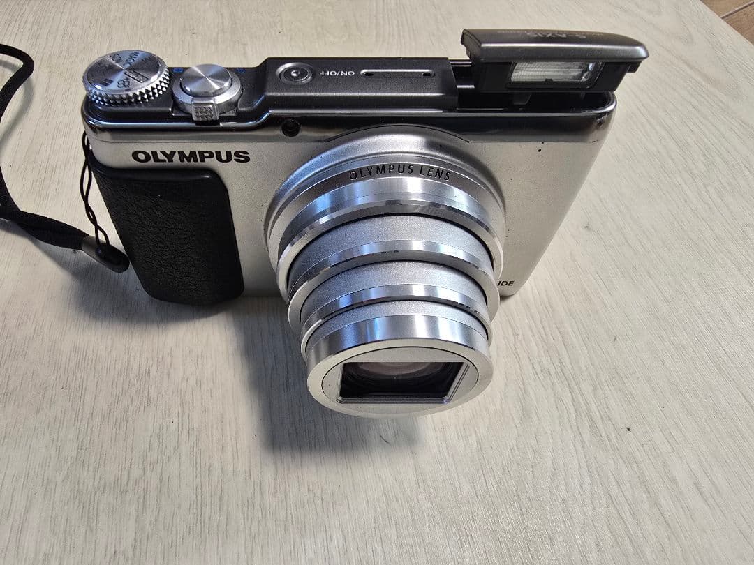 OLYMPUS SH-60コンパクトデジタルカメラ