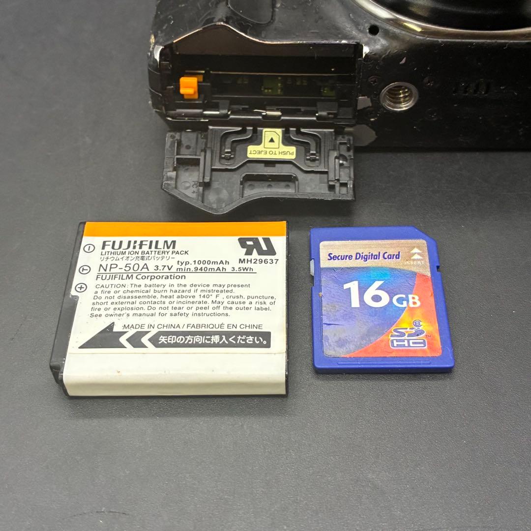 Fujifilm F770EXR 1600万画素 デジタルカメラ　充電器付