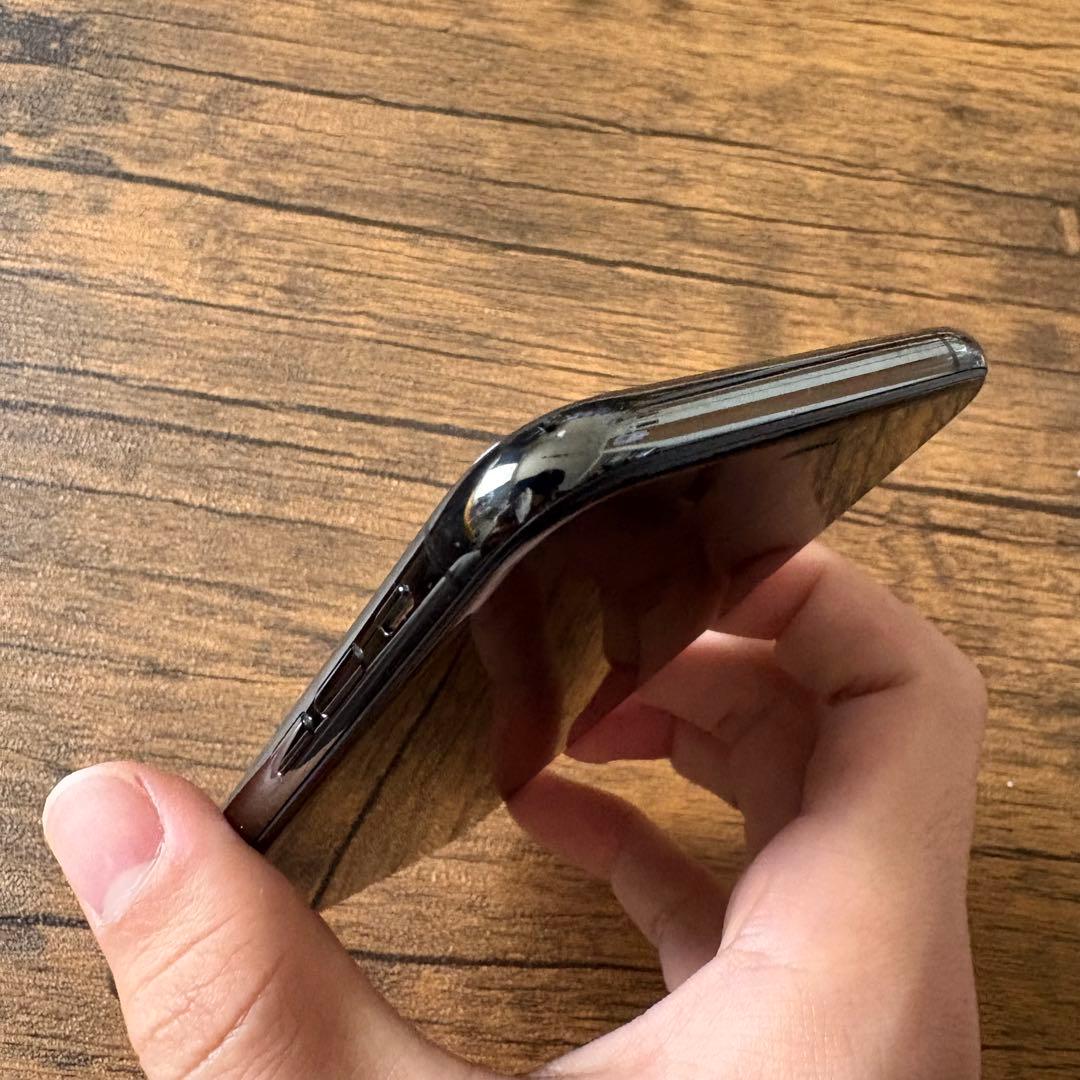 Apple iPhone Xsスペースグレー