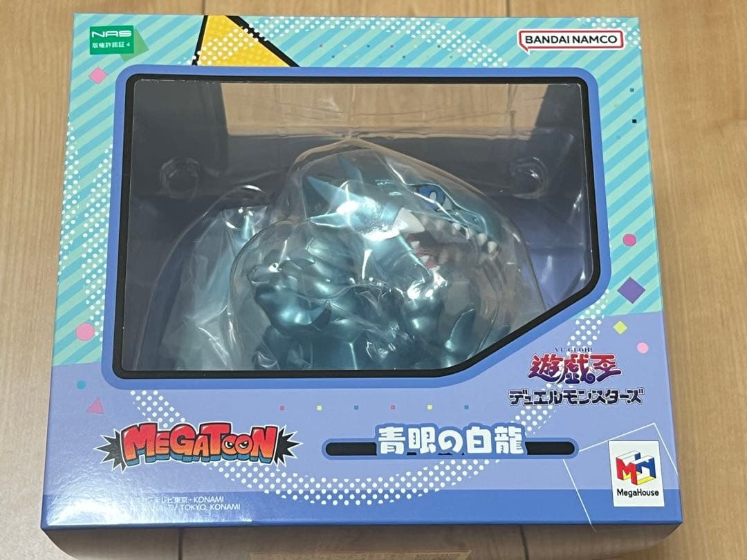新品未開封　遊戯王　メガトゥーン　青眼の白龍　フィギュア
