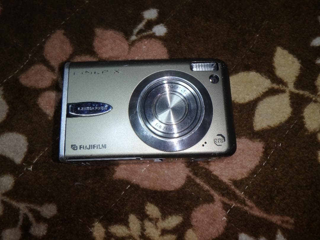 動作品 FUJIFILM F30 FinePix デジタルカメラ