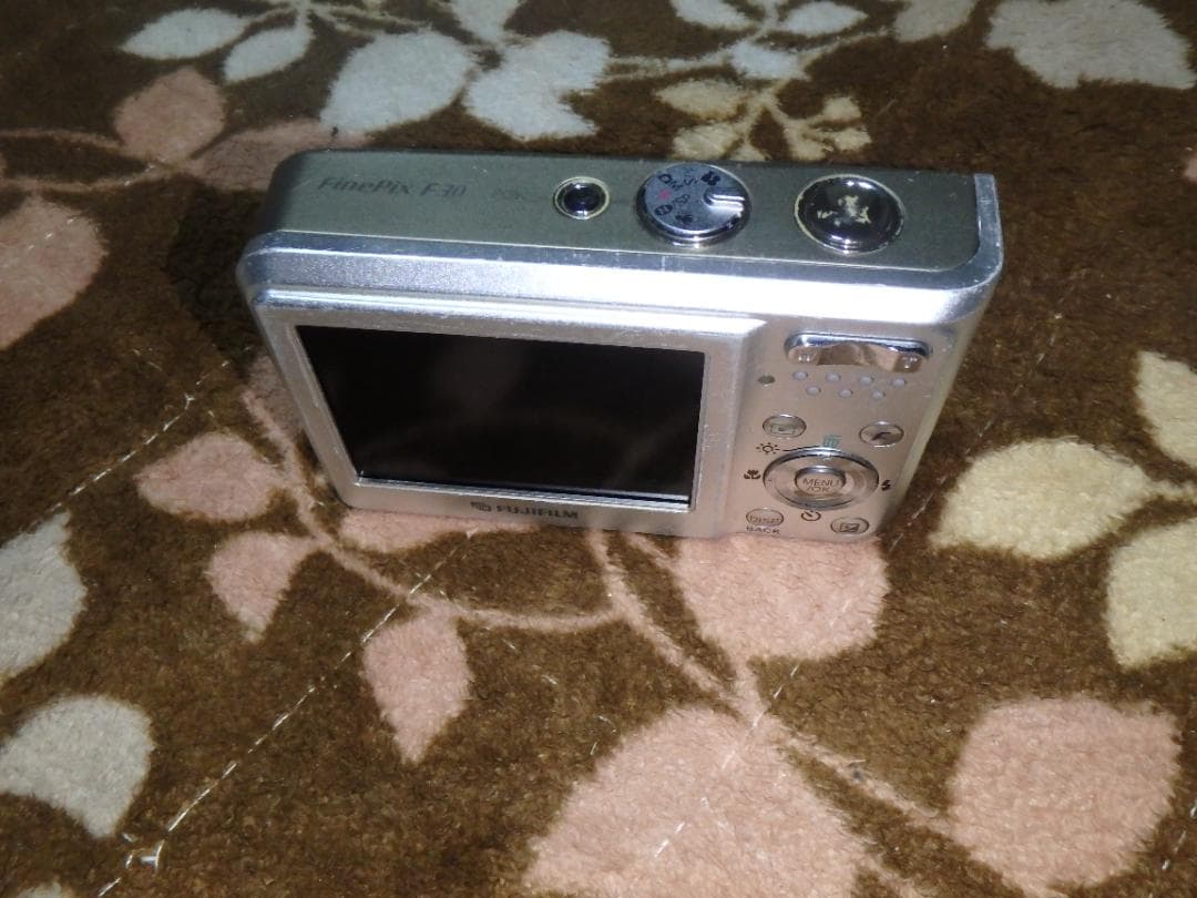 動作品 FUJIFILM F30 FinePix デジタルカメラ