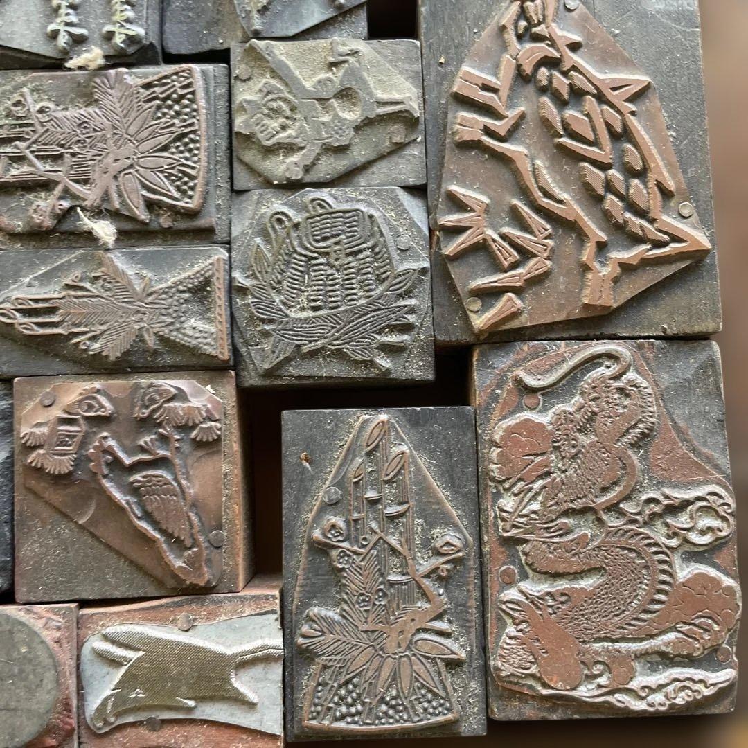 m4【木のケース入り　大量】活版印刷所で使われていた木版/ロゴ【古道具】