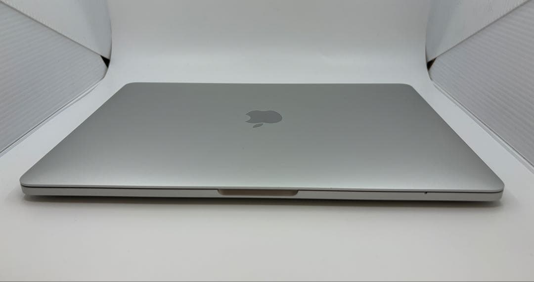 MacBook Pro 13インチ2022 M2 シルバー