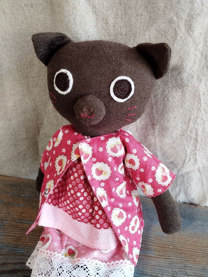 ハンドメイド「茶ねこちゃん」着せ替え人形セット・手洗い可
