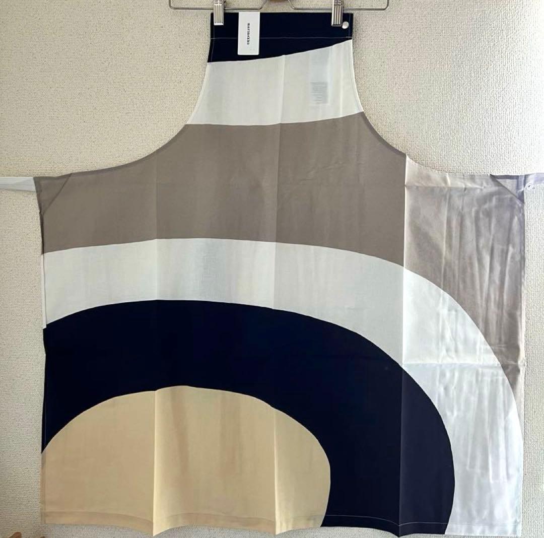 ☆新品未使用☆マリメッコ　marimekko エプロン　メローニ