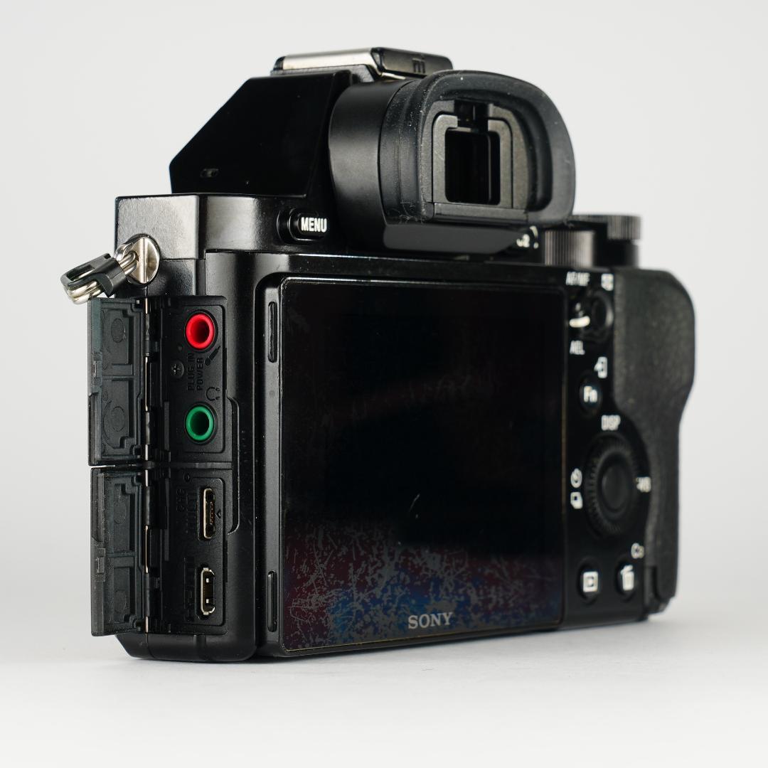 魔法のカメラ★SONY α7S★9971回完動美品ILCE-7S 190