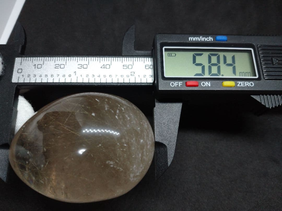 天然石■スモーキールチルクォーツ■虹入り■エッグ■卵■たまご■台座付き■レア