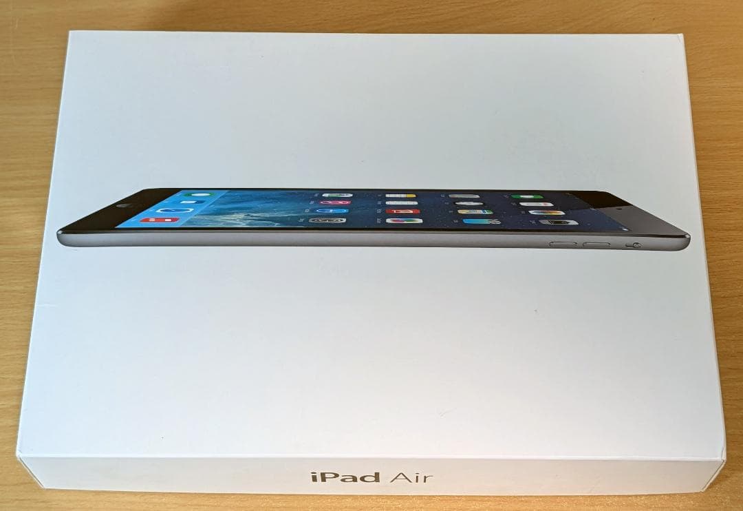 美品★iPad Air 128GB ME898J/A WiFi 純正ケース付き