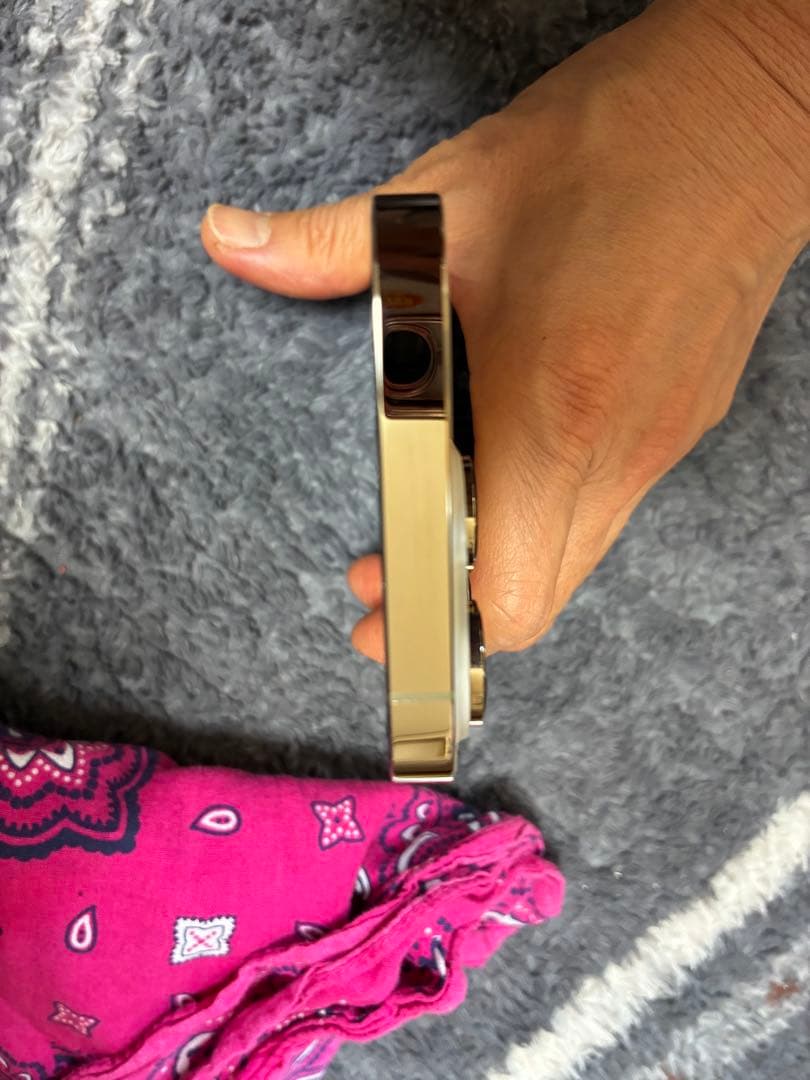 shun iPhone 14 Pro 256GB ゴールド