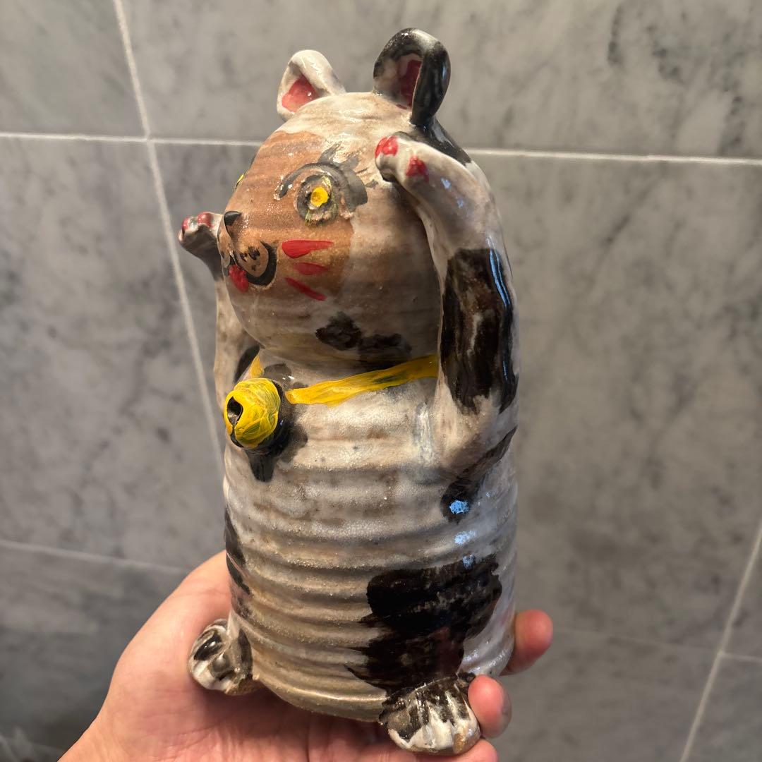 作家さんによるお茶目で可愛らしくとても雰囲気のある金運、良き人を招く招き猫