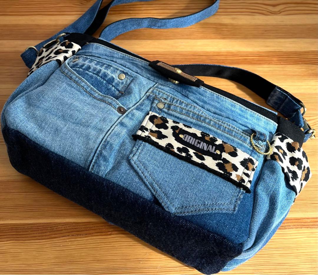 デニムリメイクバッグ（M）No.822☆ショルダーバッグ　斜めがけバッグ