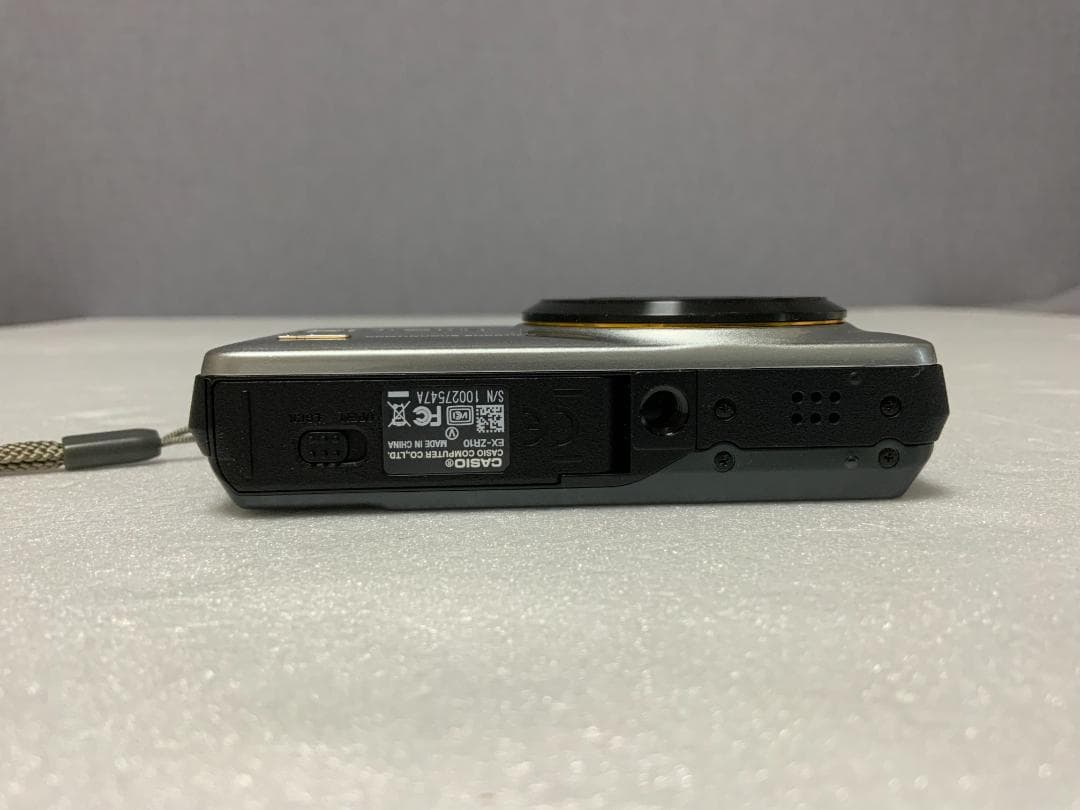 CASIO EXILIM EX-ZR10 シルバー