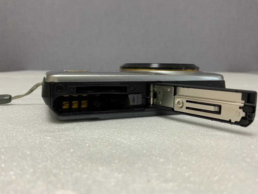 CASIO EXILIM EX-ZR10 シルバー