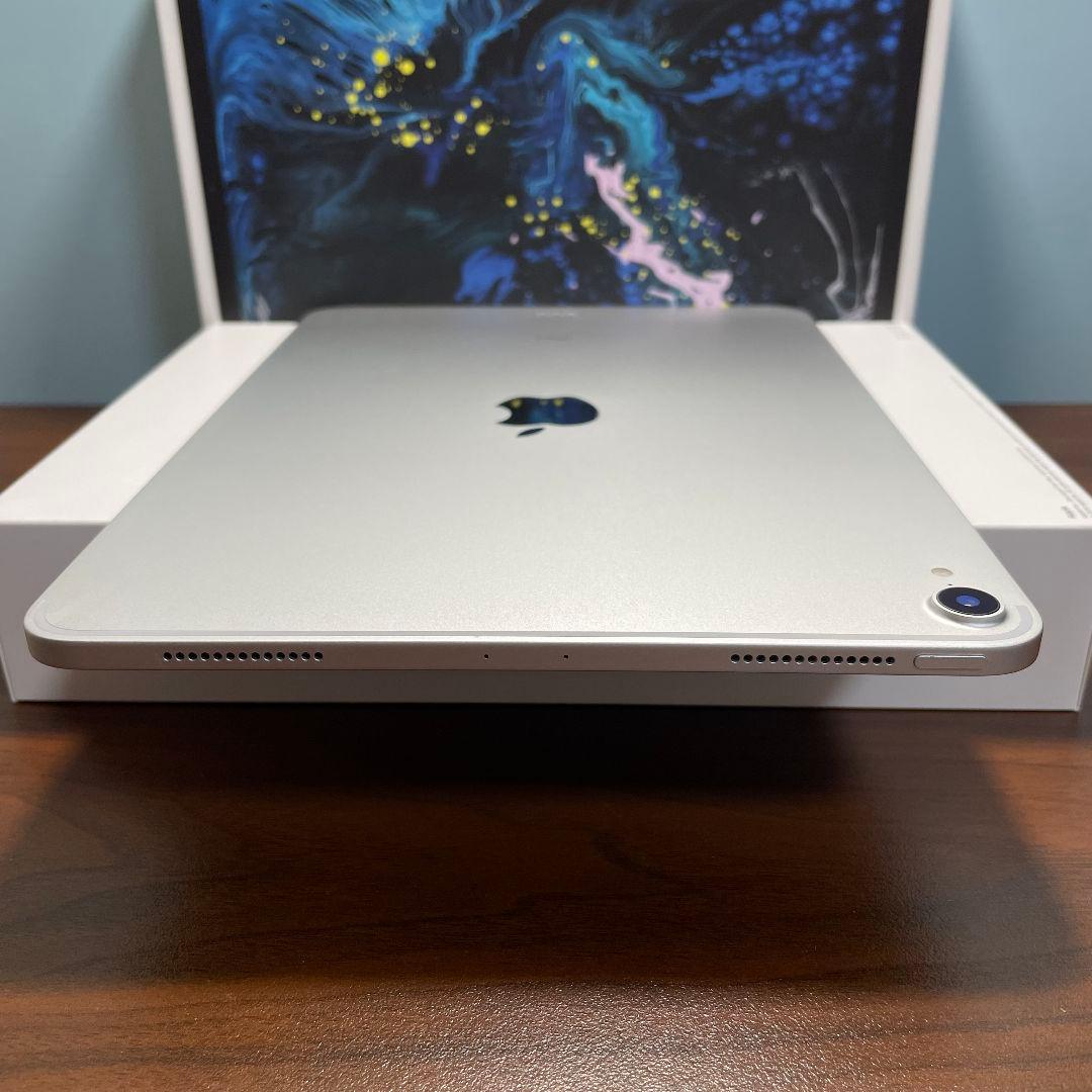 (美品) iPad Pro 11インチ 第ー世代 64GB キーボード付き