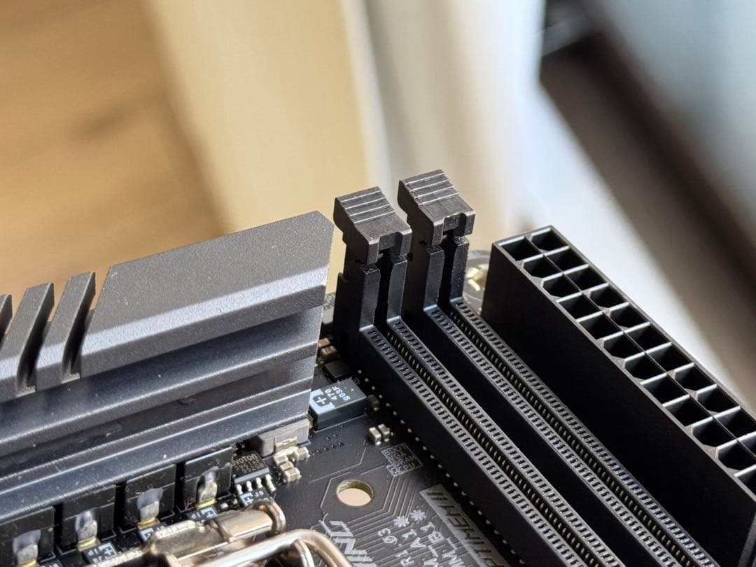 ASUS ROG STRIX Z490-I GAMING マザーボード