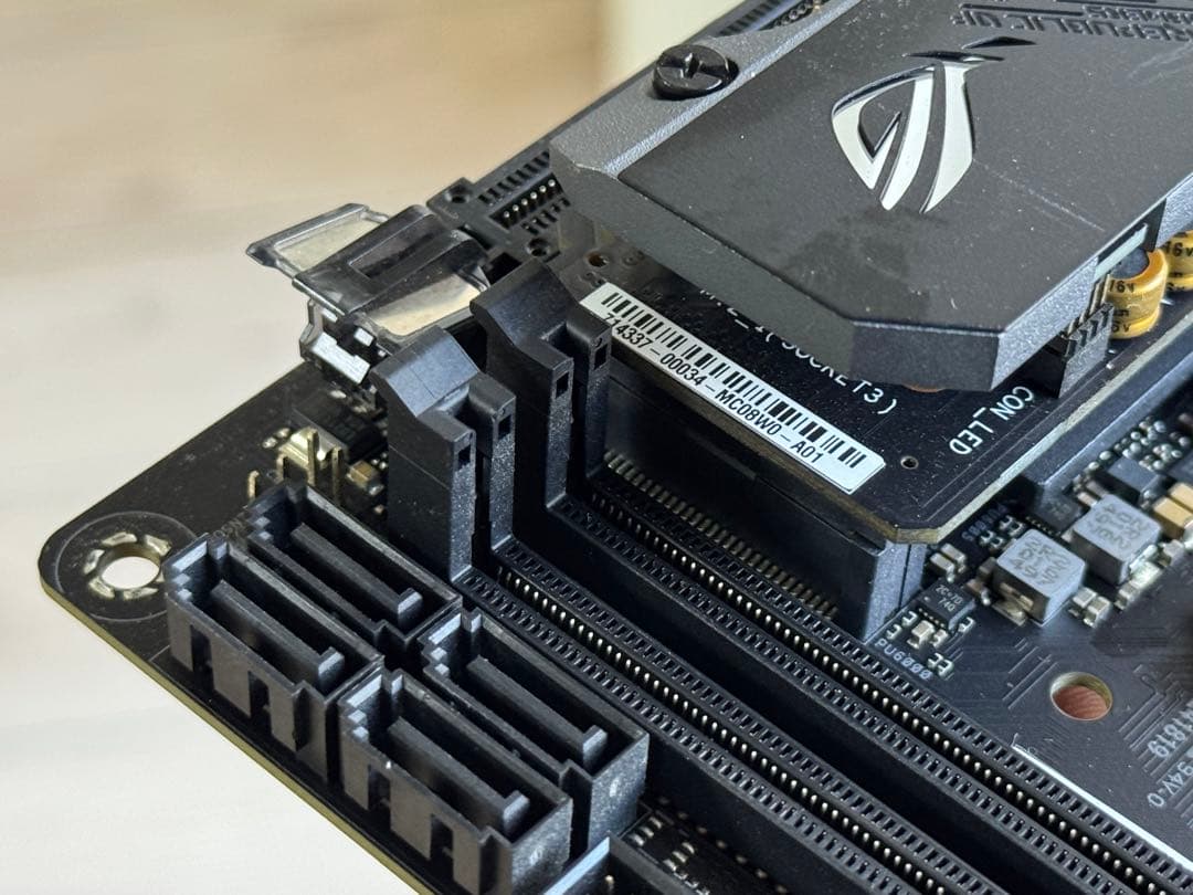 ASUS ROG STRIX Z490-I GAMING マザーボード