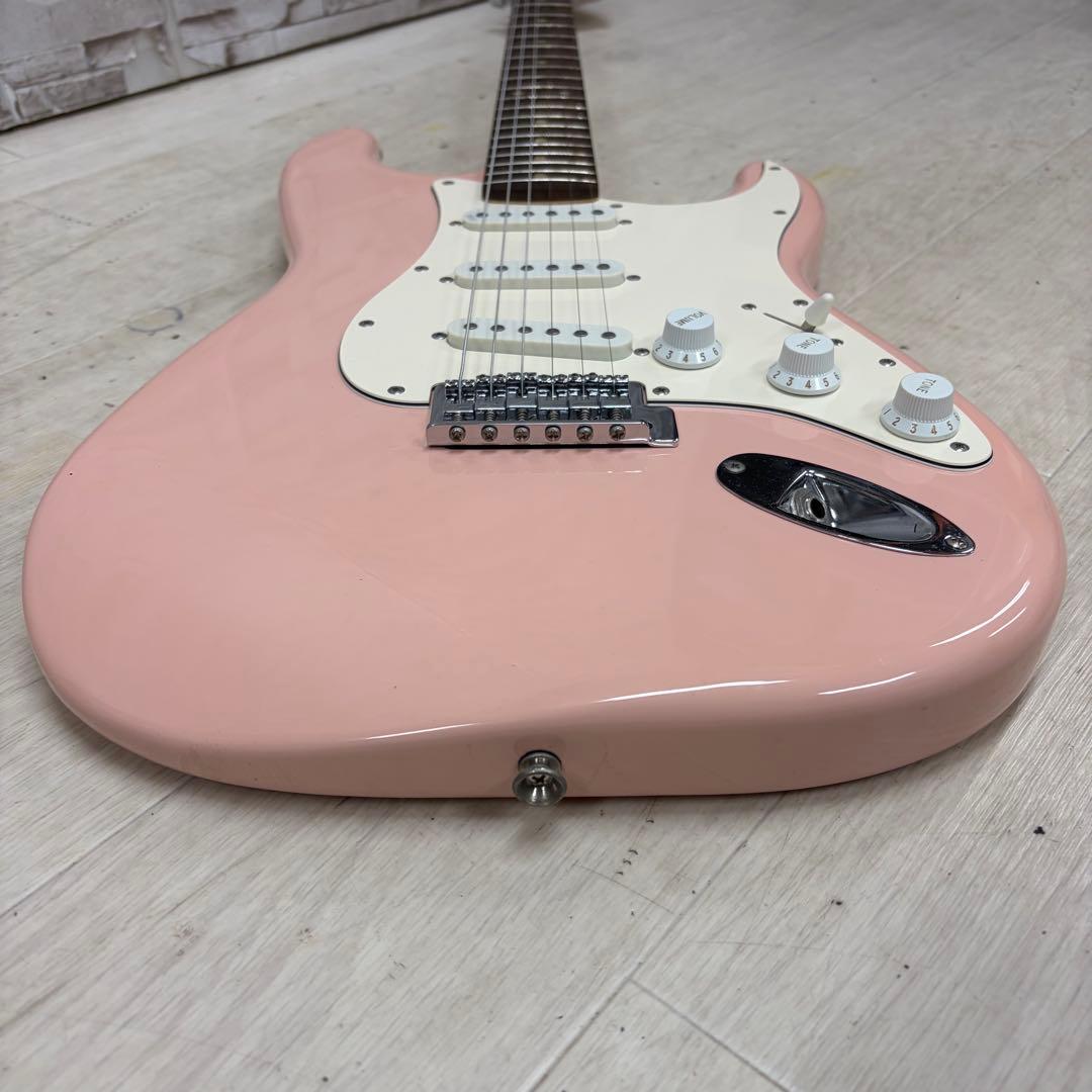 美品 Squier STRATOCASTER 限定カラー シェルピンク