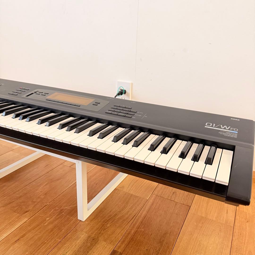 コルグ 01/W FD シンセサイザー ミュージックワークステーション 61鍵盤