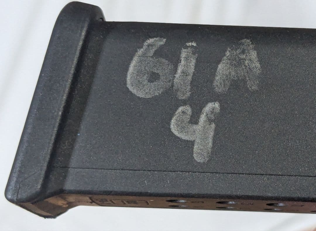 Glockグロック19用 9mm 15連マガジン実物 ポリマー＋スチールインナー