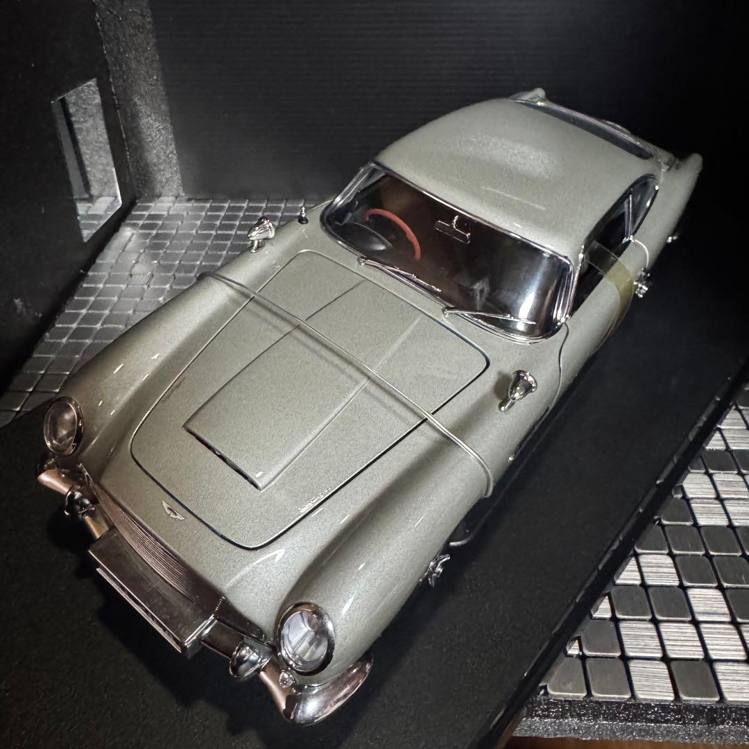 絶版未展示品 オートアート 1/18 007 アストンマーティン DB-5ボンド