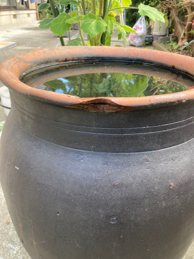 【古美術】大型 黒釉 陶器 甕 / 壺 時代物 庭園・和風インテリアに。58㎝